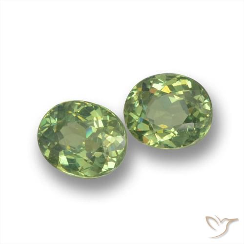 Shop natural 0.96ct ミディアムグリーン デマントイドガーネット gems, 楕円形, from ナミビア at GemSelect. In stock, global shipping!