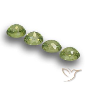 Shop natural 1.53ct フォレストグリーン デマントイドガーネット gems, 楕円形, from ナミビア at GemSelect. In stock, global shipping!
