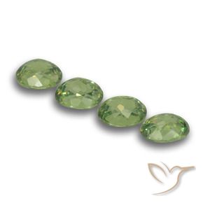 Shop natural 1.68ct フォレストグリーン デマントイドガーネット gems, 楕円形, from ナミビア at GemSelect. In stock, global shipping!
