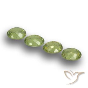 Shop natural 1.51ct フォレストグリーン デマントイドガーネット gems, 楕円形, from ナミビア at GemSelect. In stock, global shipping!