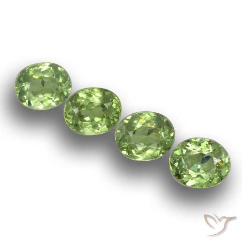 Shop natural 1.77ct ミディアムグリーン デマントイドガーネット gems, 楕円形, from ナミビア at GemSelect. In stock, global shipping!