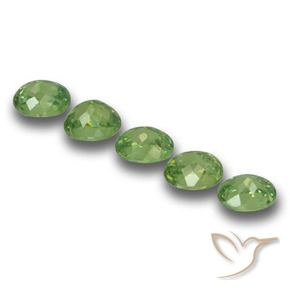 Shop natural 1.74ct ウォームグリーン デマントイドガーネット gems, 楕円形, from ナミビア at GemSelect. In stock, global shipping!