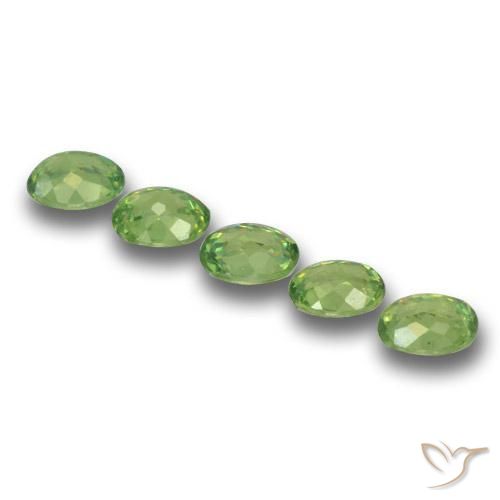 Shop natural 1.43ct ミディアムグリーン デマントイドガーネット gems, 楕円形, from ナミビア at GemSelect. In stock, global shipping!