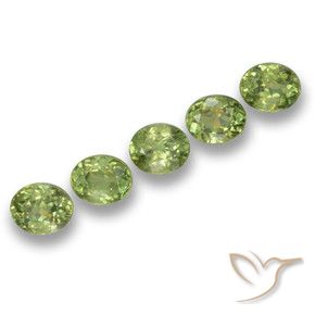 Shop natural 2.02ct ミディアムグリーン デマントイドガーネット gems, 楕円形, from ナミビア at GemSelect. In stock, global shipping!