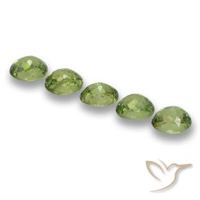 Shop natural 2.02ct ミディアムグリーン デマントイドガーネット gems, 楕円形, from ナミビア at GemSelect. In stock, global shipping!
