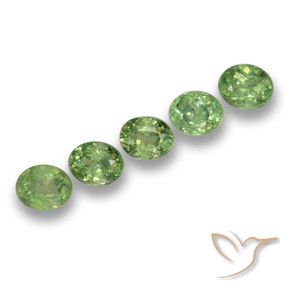 Shop natural 1.73ct フォレストグリーン デマントイドガーネット gems, 楕円形, from ナミビア at GemSelect. In stock, global shipping!