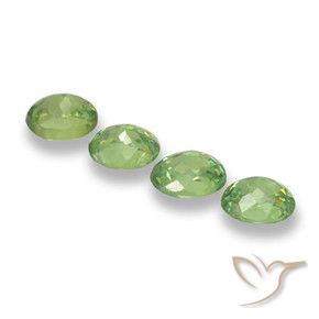 Shop natural 1.49ct ペアーグリーン デマントイドガーネット gems, 楕円形, from ナミビア at GemSelect. In stock, global shipping!