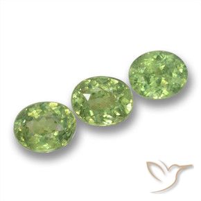 Shop natural 1.13ct イエローグリーン デマントイドガーネット gems, 楕円形, from ナミビア at GemSelect. In stock, global shipping!