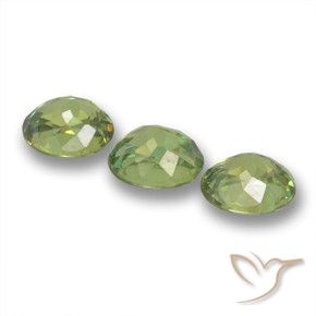 Shop natural 1.43ct ウォームグリーン デマントイドガーネット gems, 楕円形, from ナミビア at GemSelect. In stock, global shipping!