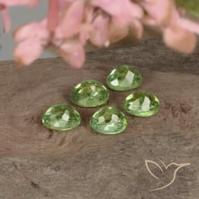 Shop natural 1.68ct ウォームグリーン デマントイドガーネット gems, 楕円形, from ナミビア at GemSelect. In stock, global shipping!
