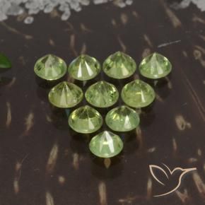 Shop natural 1.77ct 薄いライブリーグリーン デマントイドガーネット gems, ラウンド, from ナミビア at GemSelect. In stock, global shipping!