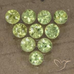 Shop natural 1.80ct ミディアムグリーン デマントイドガーネット gems, ラウンド, from ナミビア at GemSelect. In stock, global shipping!