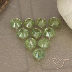 Shop natural 1.63ct 薄いイエローグリーン デマントイドガーネット gems, ラウンド, from ナミビア at GemSelect. In stock, global shipping!