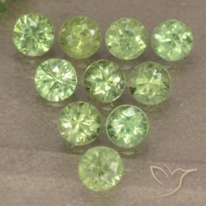 Shop natural 1.70ct ライトグリーン デマントイドガーネット gems, ラウンド, from ナミビア at GemSelect. In stock, global shipping!