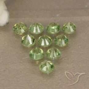 Shop natural 1.75ct ライトグリーン デマントイドガーネット gems, ラウンド, from ナミビア at GemSelect. In stock, global shipping!
