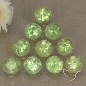 Shop natural 1.75ct 薄いライムグリーン デマントイドガーネット gems, ラウンド, from ナミビア at GemSelect. In stock, global shipping!
