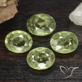 Shop natural 1.48ct ペアーグリーン デマントイドガーネット gems, 楕円形, from ナミビア at GemSelect. In stock, global shipping!