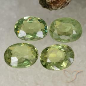 Shop natural 1.40ct ペアーグリーン デマントイドガーネット gems, 楕円形, from ナミビア at GemSelect. In stock, global shipping!
