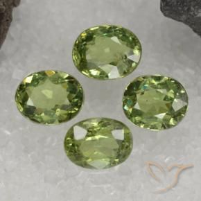 Shop natural 1.81ct ディープグリーン デマントイドガーネット gems, 楕円形, from ナミビア at GemSelect. In stock, global shipping!