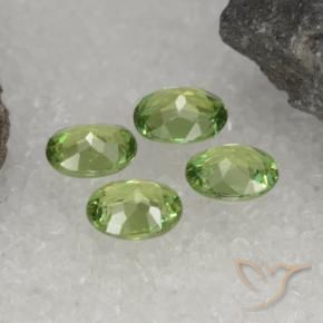 Shop natural 1.53ct ペアーグリーン デマントイドガーネット gems, 楕円形, from ナミビア at GemSelect. In stock, global shipping!