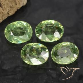 Shop natural 1.73ct ミディアムグリーン デマントイドガーネット gems, 楕円形, from ナミビア at GemSelect. In stock, global shipping!