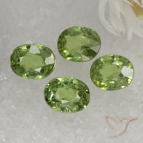 Shop natural 1.61ct ウォームグリーン デマントイドガーネット gems, 楕円形, from ナミビア at GemSelect. In stock, global shipping!