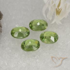 Shop natural 1.61ct ウォームグリーン デマントイドガーネット gems, 楕円形, from ナミビア at GemSelect. In stock, global shipping!
