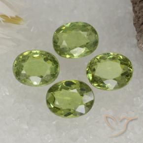 Shop natural 1.65ct ライムグリーン デマントイドガーネット gems, 楕円形, from ナミビア at GemSelect. In stock, global shipping!