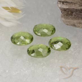 Shop natural 1.65ct ライムグリーン デマントイドガーネット gems, 楕円形, from ナミビア at GemSelect. In stock, global shipping!