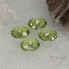 Shop natural 1.28ct イエローグリーン デマントイドガーネット gems, 楕円形, from ナミビア at GemSelect. In stock, global shipping!