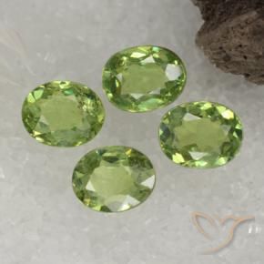 Shop natural 1.63ct ミディアムグリーン デマントイドガーネット gems, 楕円形, from ナミビア at GemSelect. In stock, global shipping!