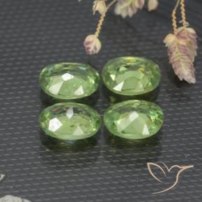 Shop natural 1.51ct ウォームグリーン デマントイドガーネット gems, 楕円形, from ナミビア at GemSelect. In stock, global shipping!