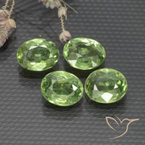 Shop natural 1.50ct ウォームグリーン デマントイドガーネット gems, 楕円形, from ナミビア at GemSelect. In stock, global shipping!