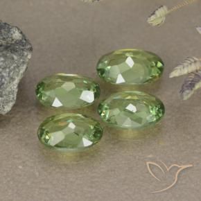 Shop natural 2.17ct ウォームグリーン デマントイドガーネット gems, 楕円形, from ナミビア at GemSelect. In stock, global shipping!