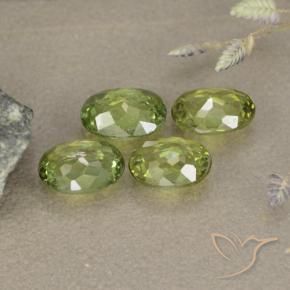 Shop natural 2.16ct ミディアムグリーン デマントイドガーネット gems, 楕円形, from ナミビア at GemSelect. In stock, global shipping!