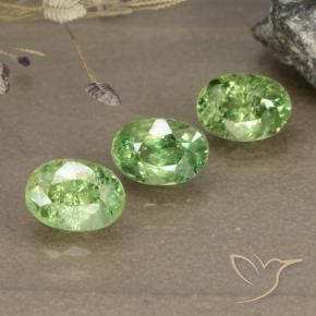 Shop natural 2.08ct ウォームグリーン デマントイドガーネット gems, 楕円形, from ナミビア at GemSelect. In stock, global shipping!