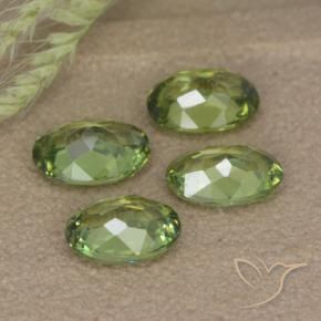 Shop natural 2.27ct フォレストグリーン デマントイドガーネット gems, 楕円形, from ナミビア at GemSelect. In stock, global shipping!