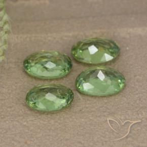 Shop natural 2.27ct フォレストグリーン デマントイドガーネット gems, 楕円形, from ナミビア at GemSelect. In stock, global shipping!