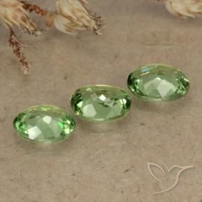 Shop natural 1.00ct 薄いフォレストグリーン デマントイドガーネット gems, 楕円形, from ナミビア at GemSelect. In stock, global shipping!