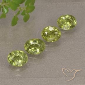 Shop natural 1.79ct ウォームフォレストグリーン デマントイドガーネット gems, 楕円形, from ナミビア at GemSelect. In stock, global shipping!
