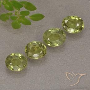 Shop natural 1.81ct ウォームフォレストグリーン デマントイドガーネット gems, 楕円形, from ナミビア at GemSelect. In stock, global shipping!