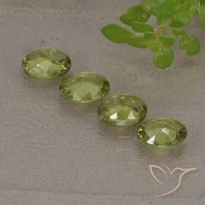Shop natural 1.81ct ウォームフォレストグリーン デマントイドガーネット gems, 楕円形, from ナミビア at GemSelect. In stock, global shipping!