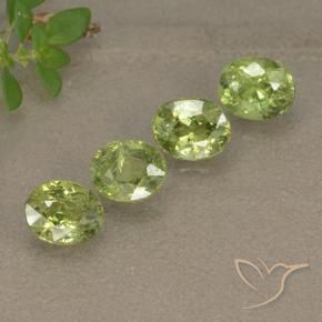Shop natural 2.31ct 薄いライブリーグリーン デマントイドガーネット gems, 楕円形, from ナミビア at GemSelect. In stock, global shipping!