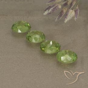 Shop natural 1.93ct 薄いライブリーグリーン デマントイドガーネット gems, 楕円形, from ナミビア at GemSelect. In stock, global shipping!