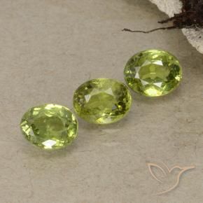 Shop natural 1.23ct オリーブグリーン デマントイドガーネット gems, 楕円形, from ナミビア at GemSelect. In stock, global shipping!