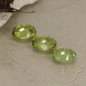 Shop natural 1.23ct オリーブグリーン デマントイドガーネット gems, 楕円形, from ナミビア at GemSelect. In stock, global shipping!
