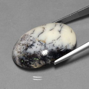 30.24カラットの天然マルチカラー樹状瑪瑙、オーバルカット、オペーク