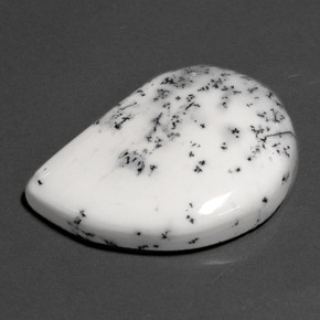 26.63カラットの天然マルチカラーデンドリティックアゲート（30.9×22.8 mm・ファンシーシェイプ）