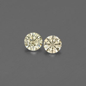 カラットの天然シャンパンダイヤモンド（3.00 mm・ラウンドカット）