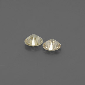 カラットの天然シャンパンダイヤモンド（3.00 mm・ラウンドカット）